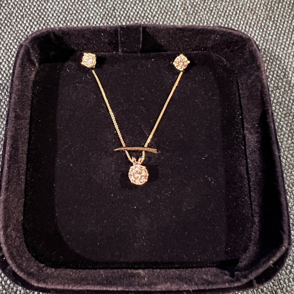 Stauer (#25298) Diamond-Aura Solitaire Necklace and Stud Earrings